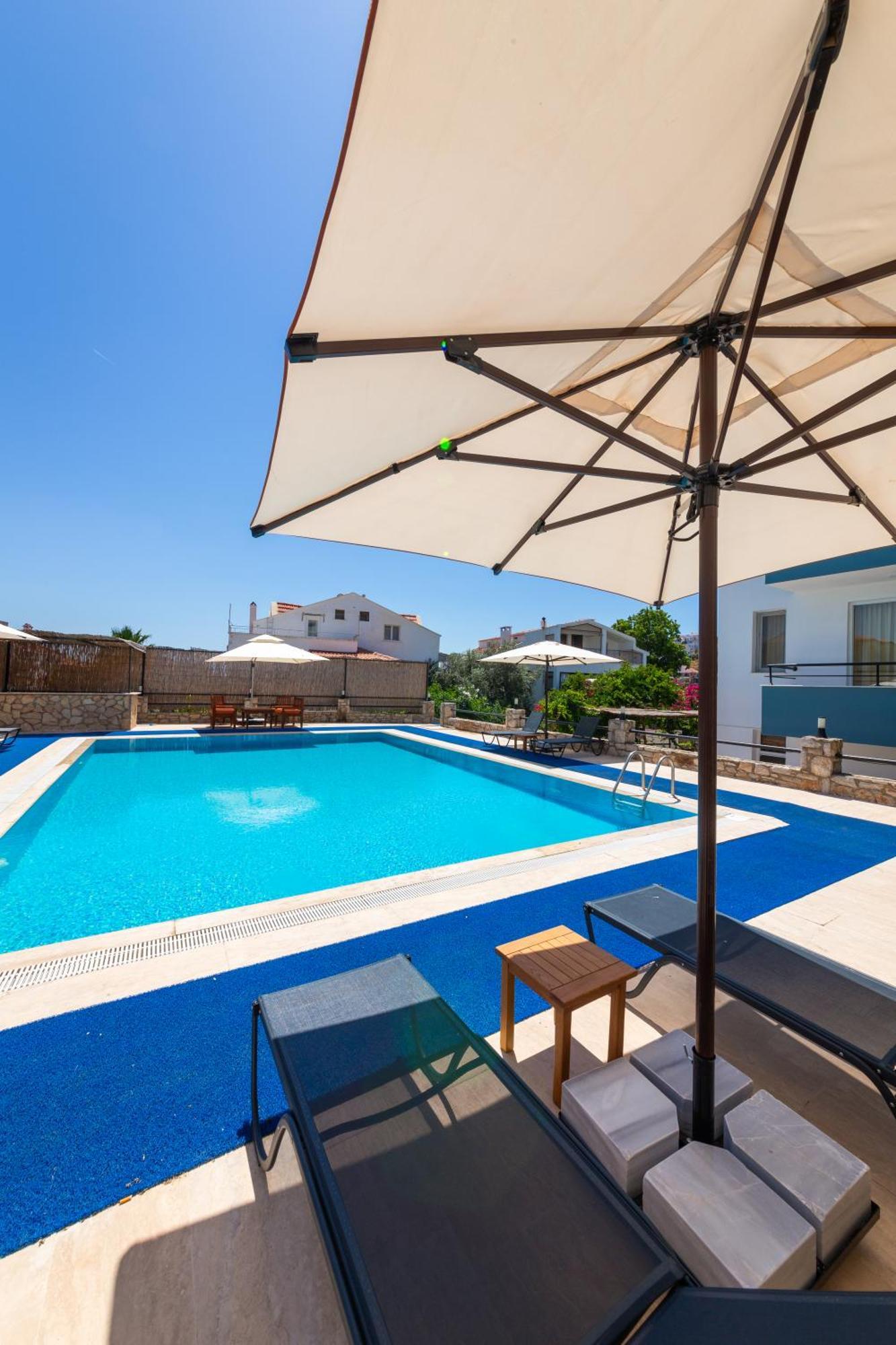 Oezguem Suite Otel 닷차 외부 사진